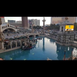 Meet your Posher, Shaira